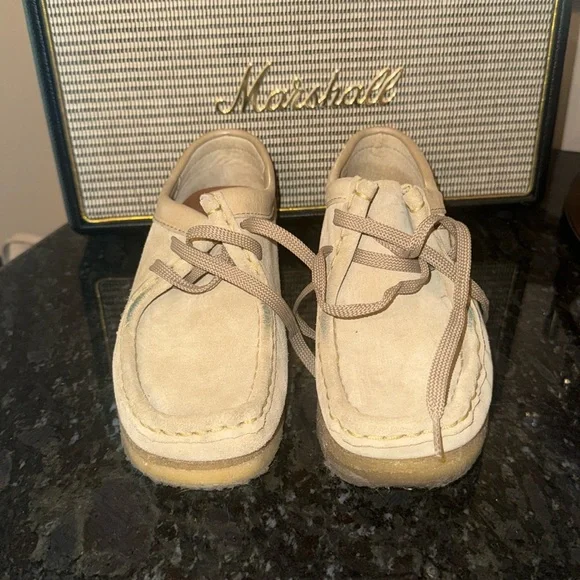 Clark Shoes Womens Size 6M Original Wallabee 35395 Sand Suede Boot worn ONCE!! - Picture 2 of 7